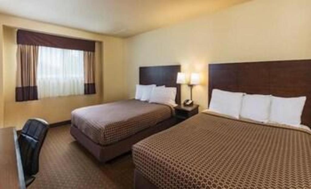 Lemon Heights Inn Тъстин Екстериор снимка