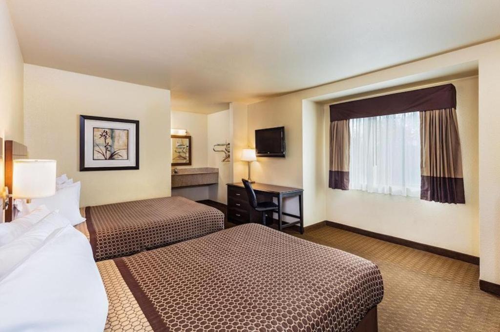 Lemon Heights Inn Тъстин Екстериор снимка