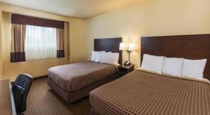 Lemon Heights Inn Тъстин Екстериор снимка