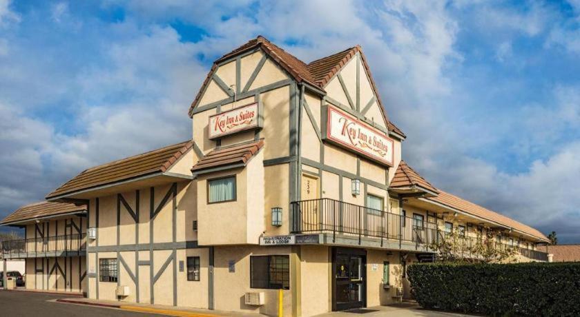 Lemon Heights Inn Тъстин Екстериор снимка