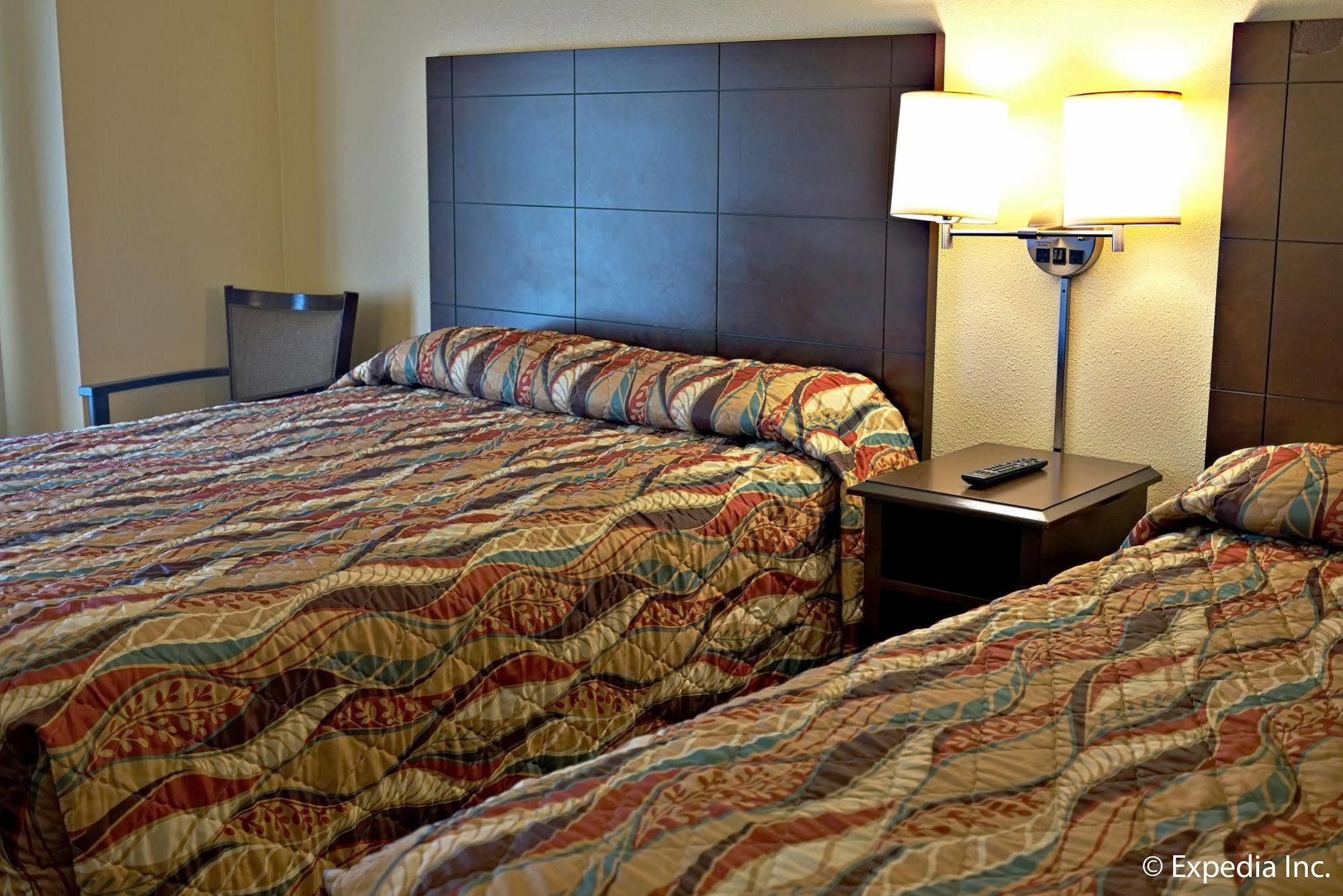 Lemon Heights Inn Тъстин Екстериор снимка