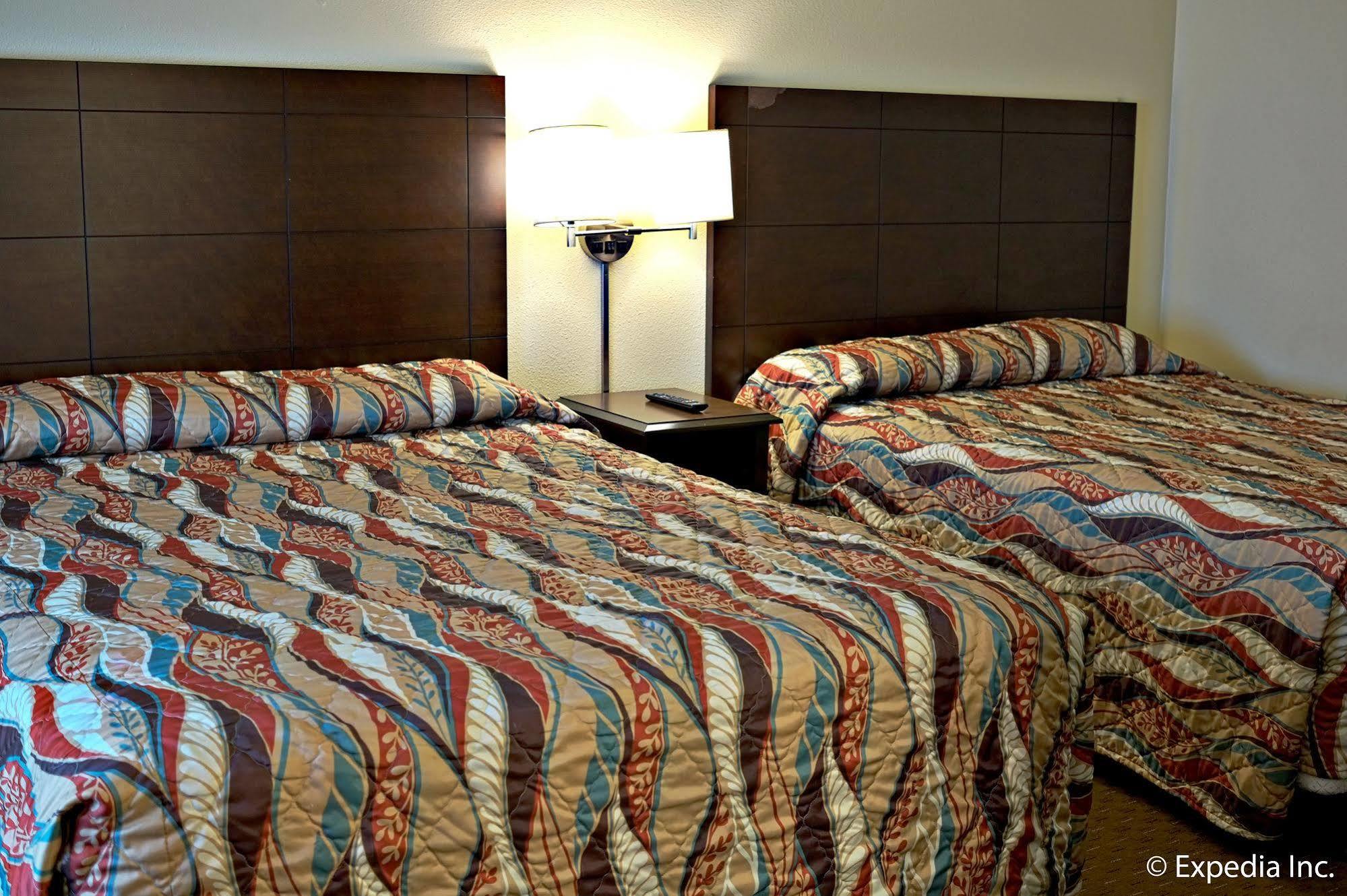 Lemon Heights Inn Тъстин Екстериор снимка